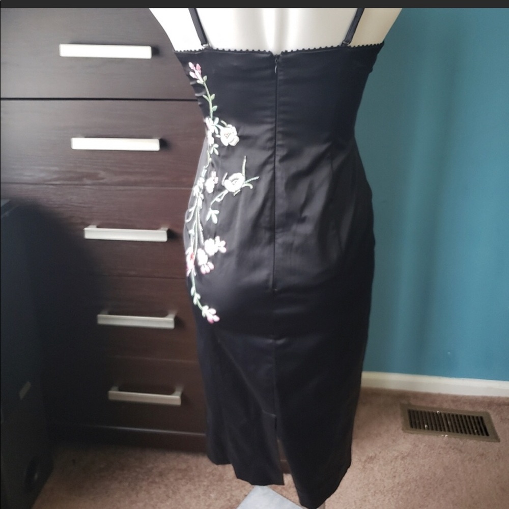 Forever Floral Design Embroidery Dress Size Large - Picture 5 of 11